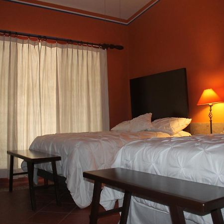 Hotel Art Gallery Casona De Los Milagros โคลิมา ภายนอก รูปภาพ