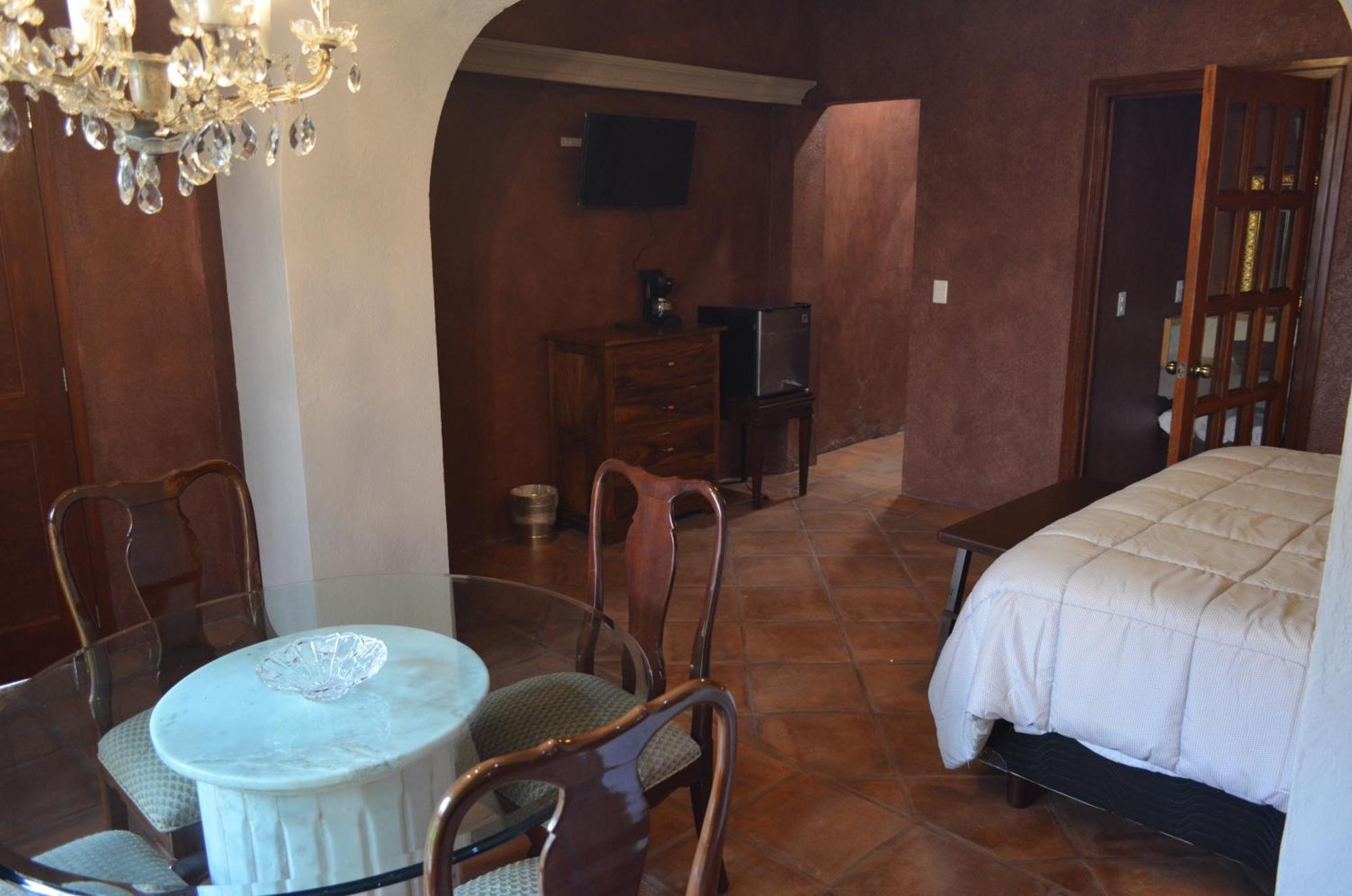 Hotel Art Gallery Casona De Los Milagros โคลิมา ภายนอก รูปภาพ