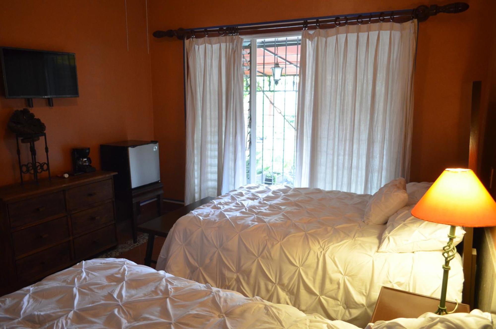 Hotel Art Gallery Casona De Los Milagros โคลิมา ภายนอก รูปภาพ